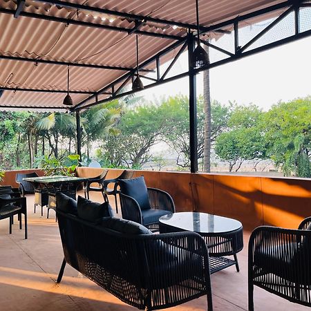 Villa By The Sea Мумбаи Экстерьер фото