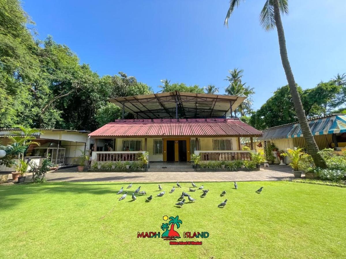 Villa By The Sea Мумбаи Экстерьер фото