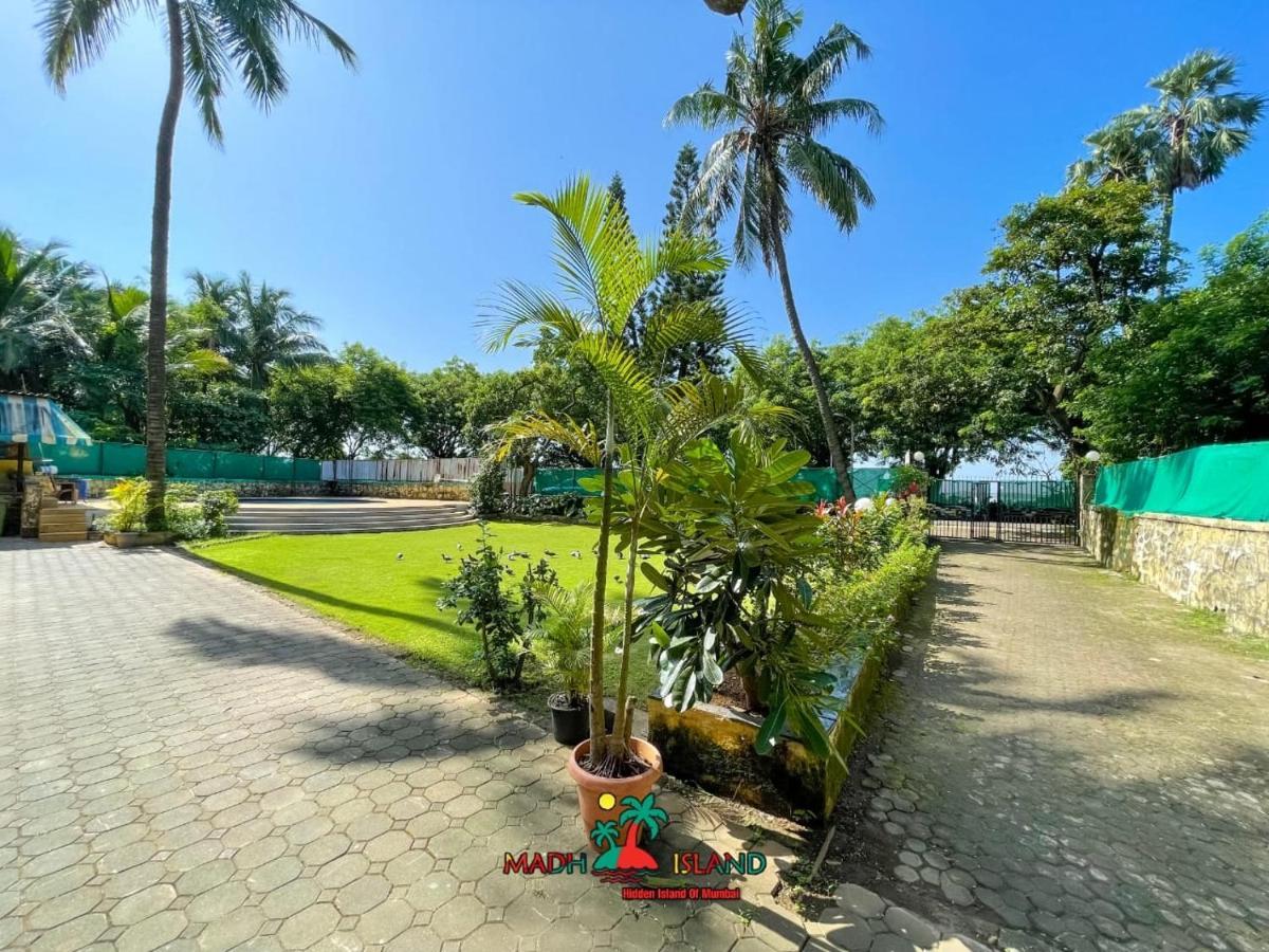 Villa By The Sea Мумбаи Экстерьер фото