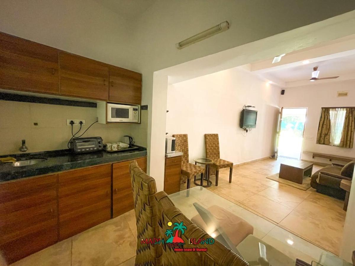 Villa By The Sea Мумбаи Экстерьер фото